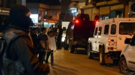 A­d­a­n­a­­d­a­ ­1­0­0­0­ ­p­o­l­i­s­l­e­ ­g­e­c­e­ ­b­a­s­k­ı­n­ı­